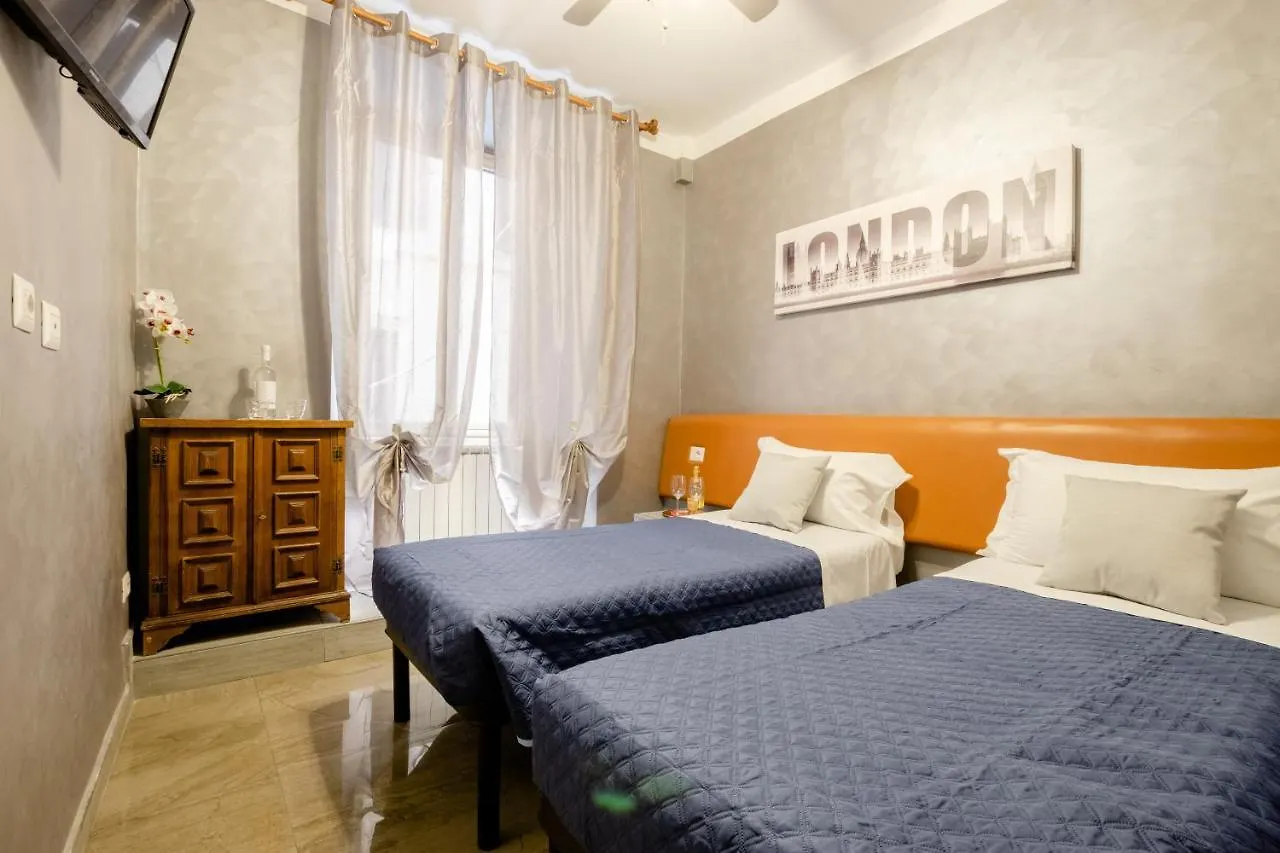 4-Bdr Apt Among Colosseum&Termini 10-People Rome Italy