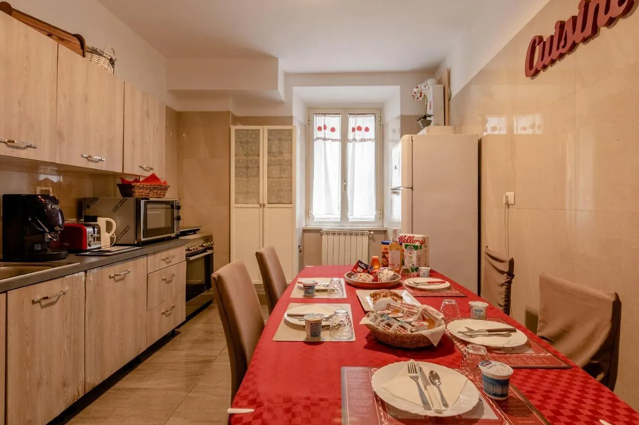 4-Bdr Apt Among Colosseum&Termini 10-People Rome 0*,