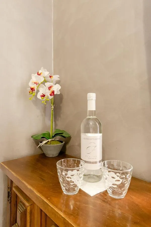 4-Bdr Apt Among Colosseum&Termini 10-People Roma 0*,